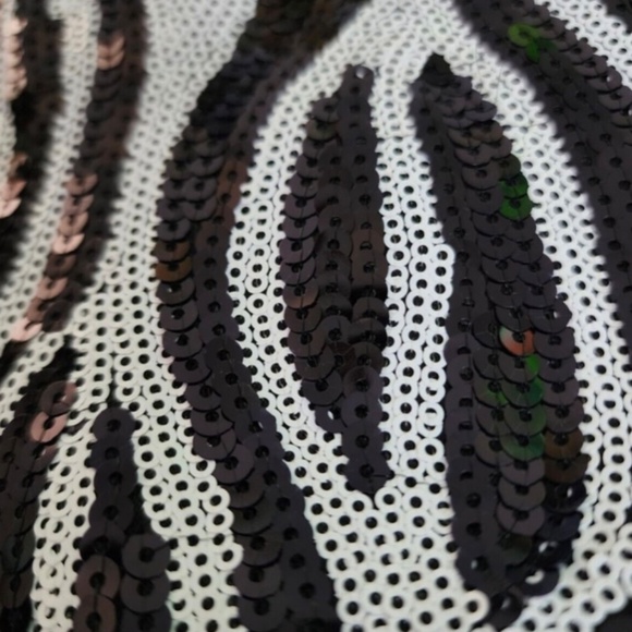 Sequined dress - Picture 3 of 6